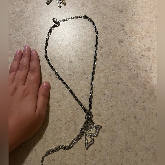 Guess Butterfly necklace - Picture 9 of 9